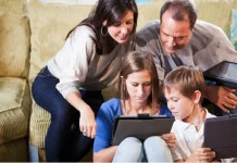 Orang Tua Perlu Hadir di Dunia Digital Anak