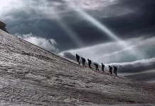 Risiko Bahaya yang Perlu Diwaspadai saat Healing ke Gunung