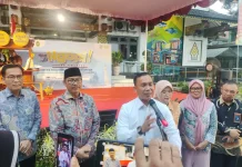 Menteri Wihaji: Jangan Sampai Handphone Jadi Keluarga Baru Bagi Anak