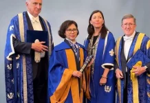 Rektor UGM Ova Emilia Raih Doktor HC dari University of Dundee, Skotlandia