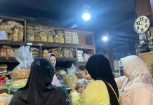 Toko Oleh-oleh Legendaris Beringharjo Yogyakarta Diburu Wisatawan