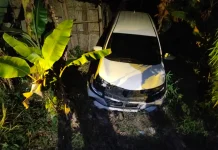 Lakalantas di Ngramang, Minibus Masuk ke Parit sedalam 3 Meter