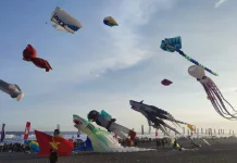 Langit Pantai Parangkusumo Semarak, 17 Negara Ikuti JIKF 2026