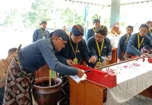 Berharap “Beras Wutah”, Abdi Dalem Sleman Gelar Siraman Tombak Kyai Turun Sih