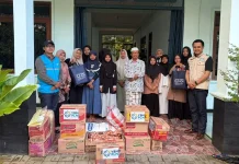 PLN Salurkan Paket Sembako untuk Warga Sleman