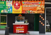 A'Chicken Kembangkan Konsep Ayam Herbal Organik di Yogyakarta