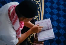 Ustadz Nur Ahmad: Mengamalkan Alquran Jadi Kunci Ketenangan Hidup