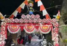 Kreatif, Warga Sleman Sulap Limbah Galon Jadi Dekorasi HUT RI