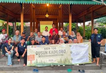 KKN UMBY Edukasi Petani Olah Urin Kambing Jadi Pupuk Organik Cair