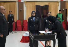 Lantik 4 Pejabat Fungsional Keuangan, Agung Tekankan Urgensi Integritas