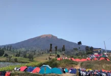 Pesona Embung Bansari Temanggung, Tempat Favorit Berburu Lautan Awan