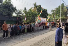 Berbusana Jawa, Warga Giripeni Upacara HUT ke-81 RI di Halaman Masjid