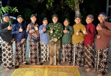 MC Jawa Asah Kemampuan Nembang Bersama Mbah Suto di Sleman