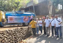 Aksi Migunani: KAGAMA DIY Bagi Air Bersih di Gunungkidul dan Bantul