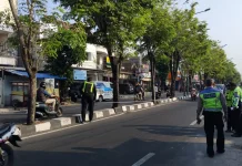 Tergelincir Pasir dan Masuk Kolong Truk di Jalan Bugisan, Pelajar Meninggal Dunia