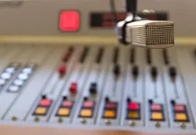 Radio Ingin Eksis di Multiplatform, Ini Strateginya