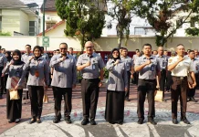 Muhtar Jadi Pegawai Teladan dan Agung Memotivasi Jaga Kekompakan