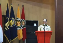 Di Hadapan Mahasiswa UJB, Widodo Dorong Integritas Calon Notaris