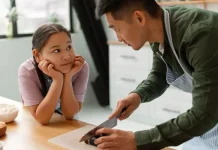 Ajarkan Anak Lebih Mandiri, Terapkan Kebiasaan Berikut Ini