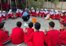 Mahasiswa UNY Ajak Siswa Berbah Olah Sampah Organik