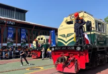 Lomba Tarik Lokomotif Berbobot 84 Ton Meriahkan HUT ke-81 KAI di Yogyakarta