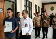 Lurah dan Direktur BUMDes digugat, karena diduga salahgunakan Sertifikat Tanah