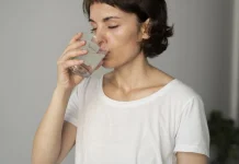 Begini Aturan Tepat Minum Air Hangat bagi Penderita Gerd