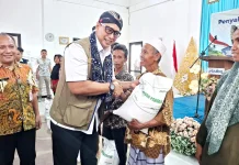 Dirut Turun Langsung, Bulog Salurkan 3.118 Ton Bantuan Pangan Beras di Purworejo