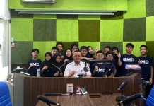 Siswa SD BMD Pandeansari Kenali Sejarah Radio