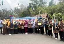 Warga Ponces Bersyukur Dapat Bantuan 20 Tangki Air Bersih