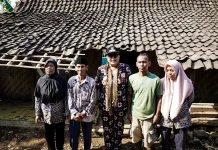 Aji Dapat Rumah Layak Huni, Pemkab Gunungkidul dan BAZNAS Jamin Pengobatan