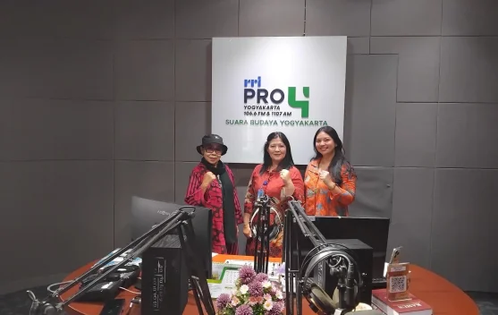 Perempuan Mengukir Karya, Membangun Bangsa