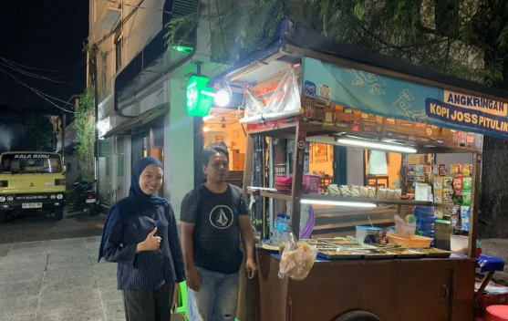 Angkringan Pitulikur Kuliner Terjangkau di Ikon Tugu Yogyakarta