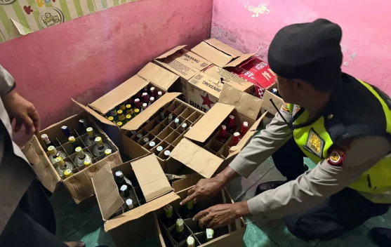Polres Bantul Sita Ratusan Botol Miras Ilegal di Bambanglipuro