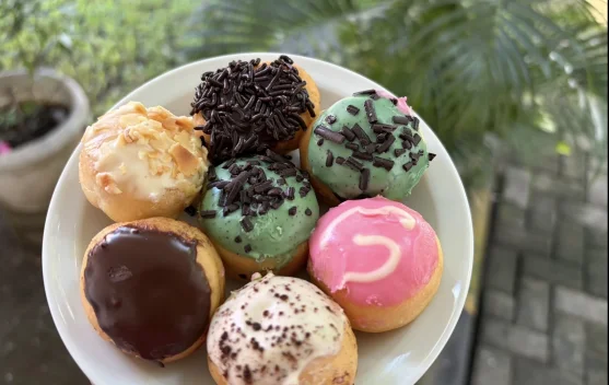 Donat Mini Warna-Warni, Camilan Favorit, Praktis dan Menggemaskan