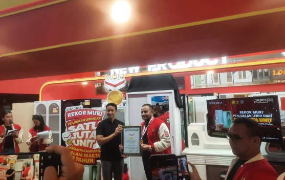 Raih Rekor MURI Penjualan 1 Juta Lemari Pakaian Besi, Importa Luncurkan Tagline