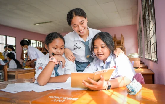 Pemerintah Jemput Anak Tidak Sekolah lewat SPMB Jarak Jauh