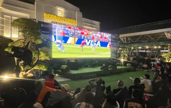 Modal Aplikasi KAI Access, Ratusan Orang Nobar Pildun Gratis di Stasiun Yogyakarta