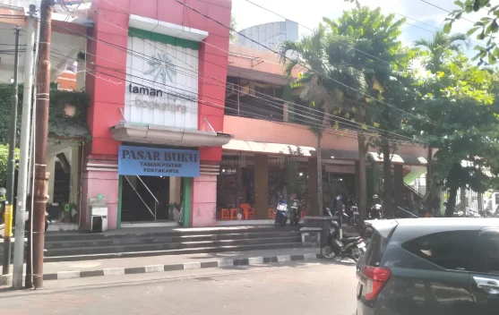Pasar Buku Taman Pintar Hanya Ramai Musiman