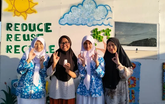 Siswi SMAN Enam Yogyakarta Sulap Styrofoam Menjadi Lem Ramah Lingkungan