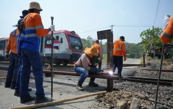 Tingkatkan Keamanan Perjalanan Kereta, Pelintasan Liar di Sentolo–Rewulu Ditutup