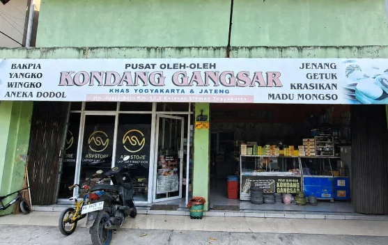 Kondang Gangsar Bertahan Jadi Destinasi Oleh-oleh Favorit di Yogyakarta