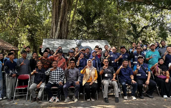 Mahasiswa UNY Resmikan Patung Luwak Dorong Desa Wisata Kulon Progo