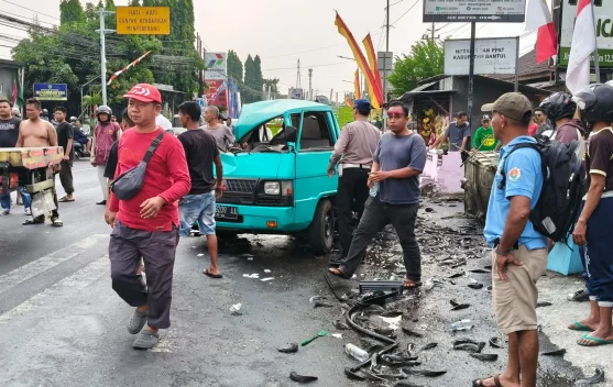Kecelakaan Beruntun di Piyungan, Pengemudi Pikap Bermuatan Lele Meregang Nyawa