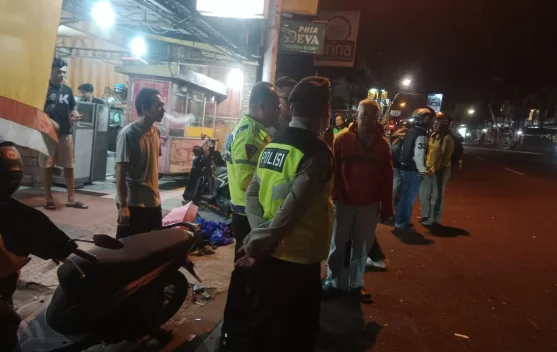 Diduga Kurang Konsentrasi, Mobil Tabrak Motor di Jalan Kaliurang