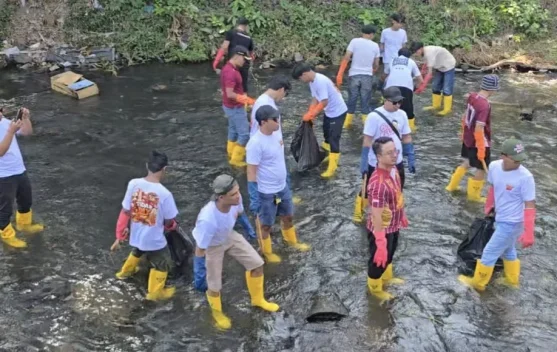 Wujud Nyata Indonesia ASRI! Intip Aksi Ratusan Kader Tidar Bersihkan Sungai Gajahw