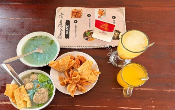 Warung Bakso Bay Sajikan Bakso Beragam dengan Harga Terjangkau