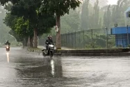 Waspada Potensi Hujan Disertai Petir dan Angin Kencang di Sleman dan Kulon Progo