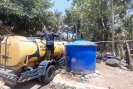 Gandeng BPBPK DIY, BPBD Sleman Kembali Salurkan 10 Ribu Liter Air Bersih di Moyudan
