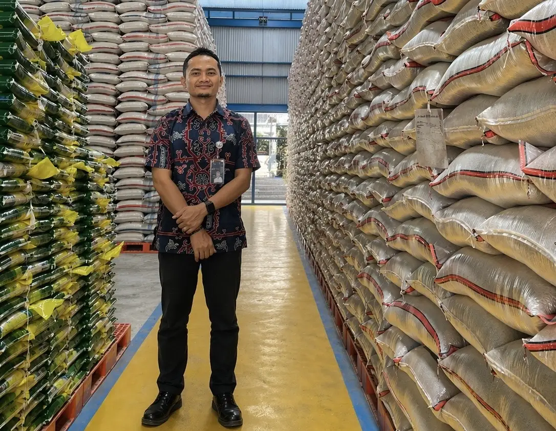 Pemimpin Cabang Perum BULOG Kantor Cabang Bogor, Dadan Irawan.